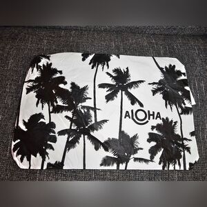 Aloha collection mid pouch